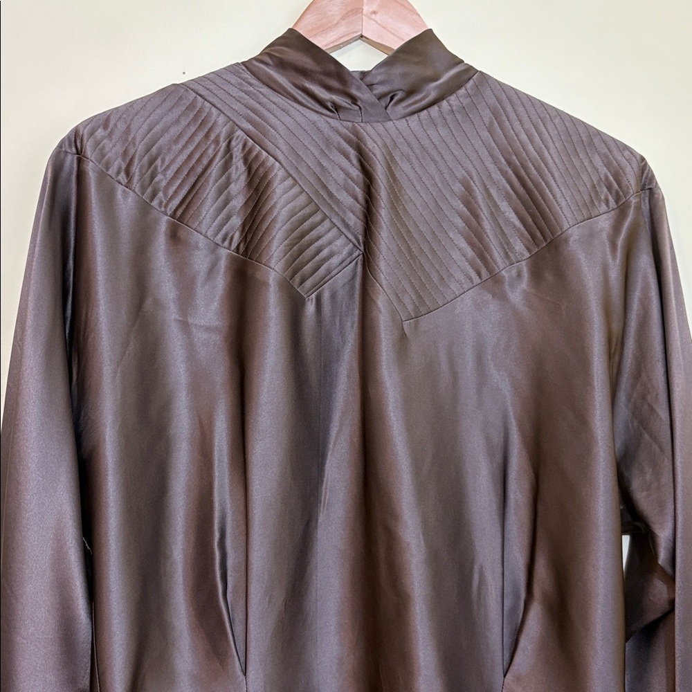 Joanie Char | 100% Silk Brown Button-Back Pleated Yoke Mock Neck Blouse Top 8 - Picture 4 of 17